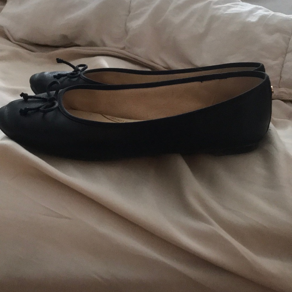 Shoes - Picture 2 of 4